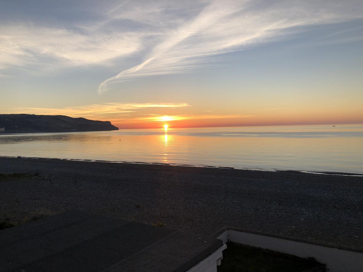 Superb Cintra Beachside Apartment *