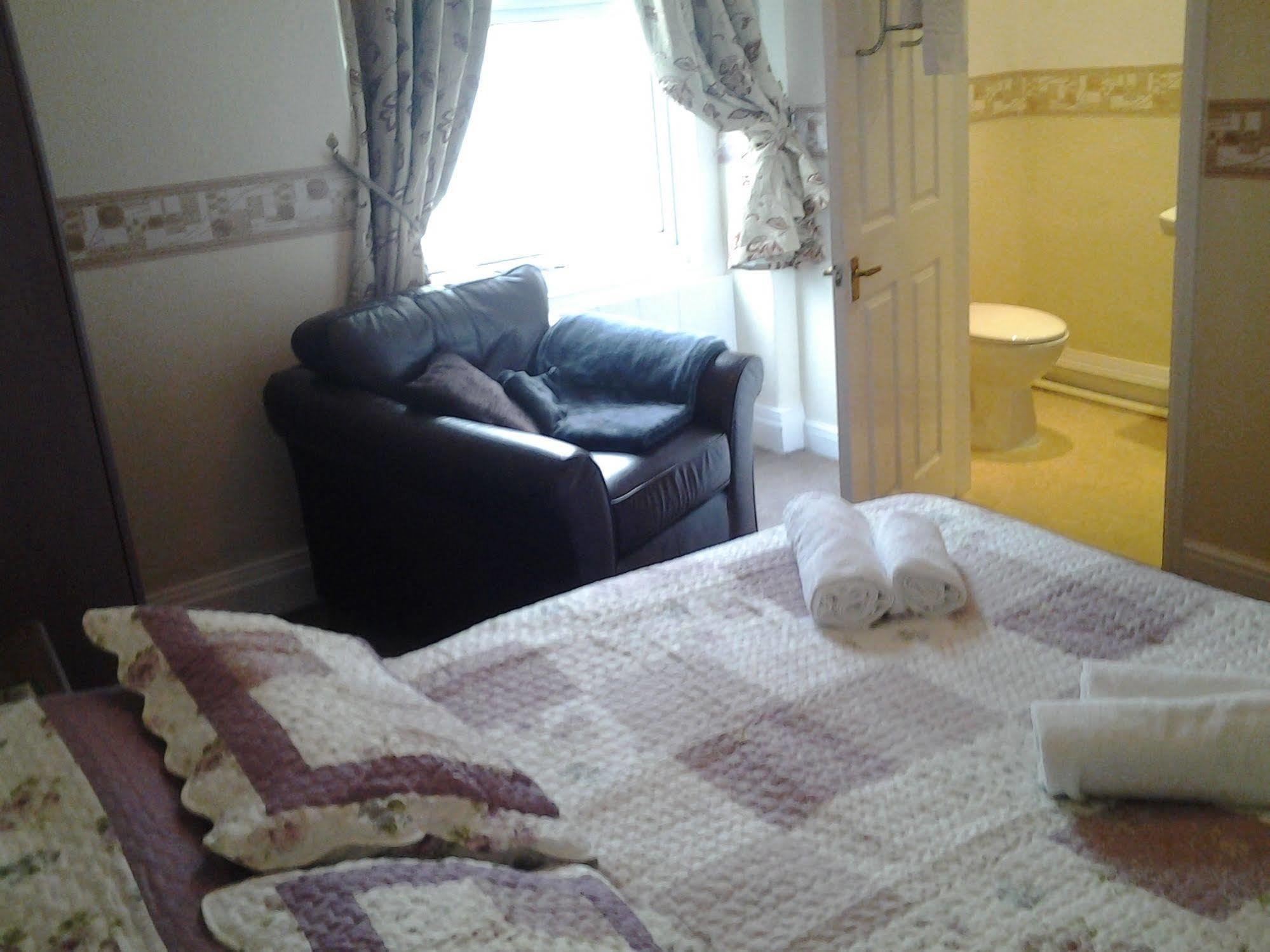 Clifton 4*