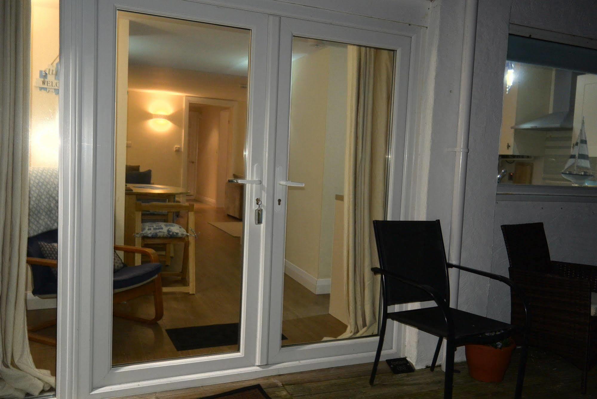 Superb Cintra Beachside Apartment