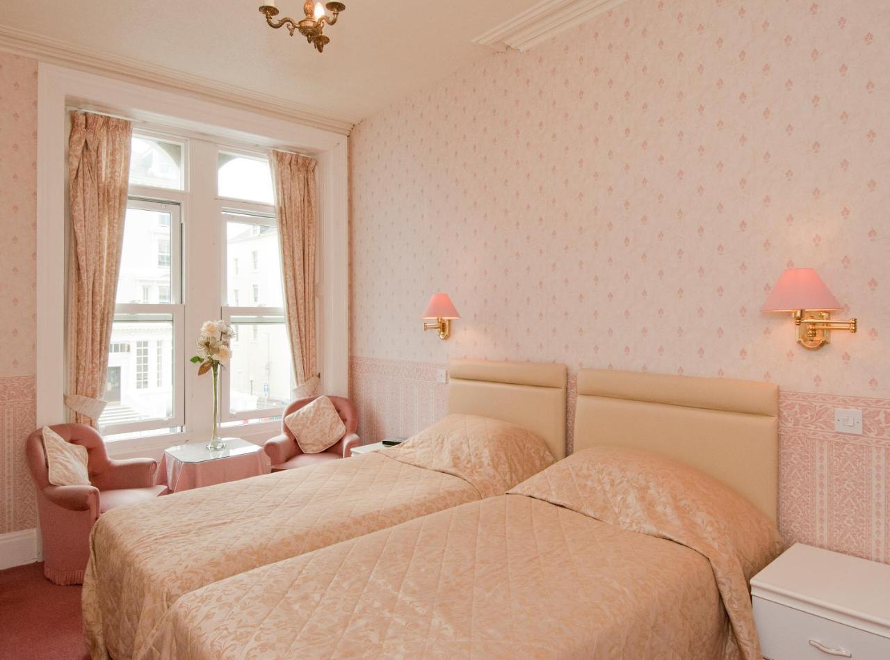 Hotel White Heather 3*