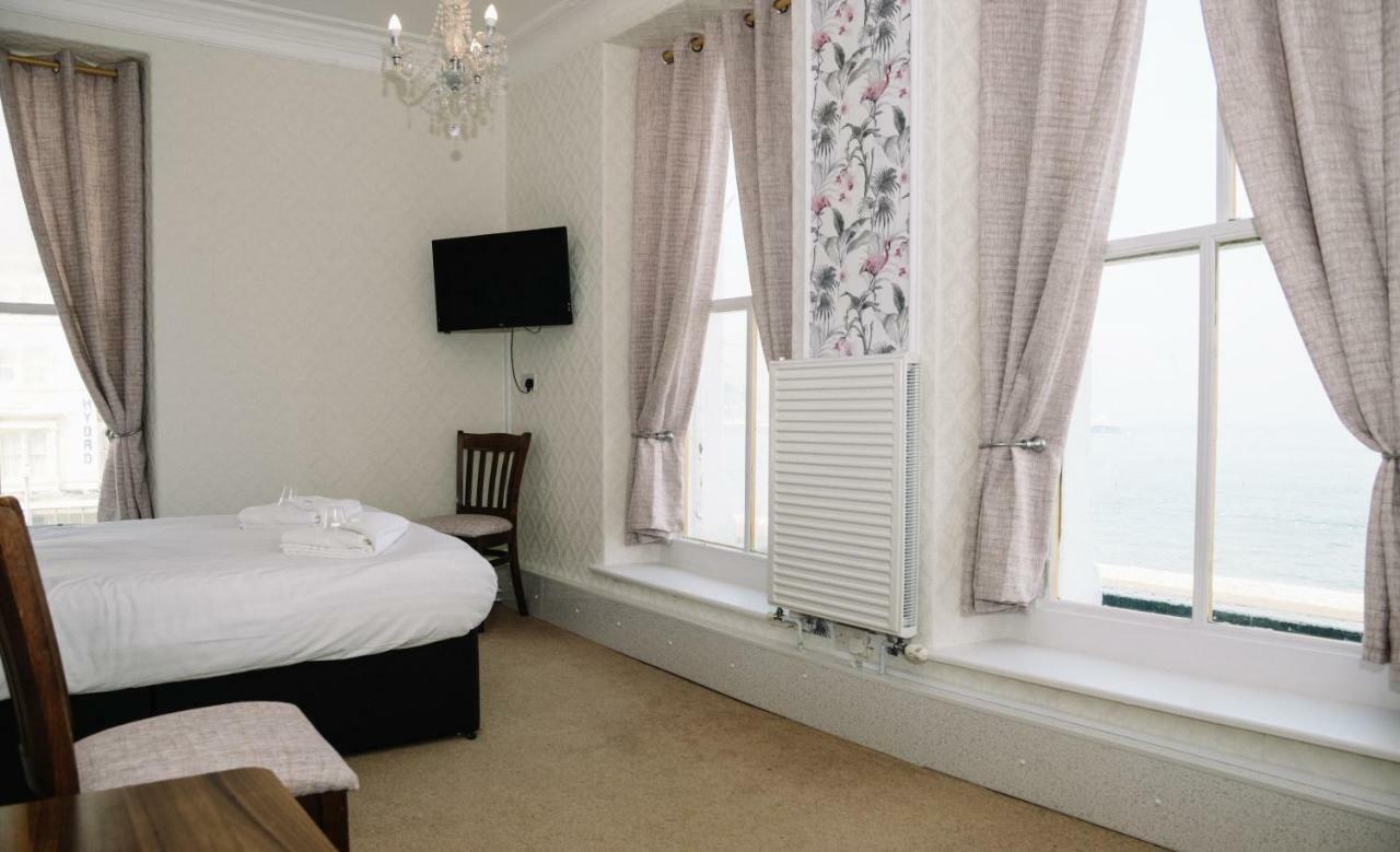 Four Oaks 4* Llandudno