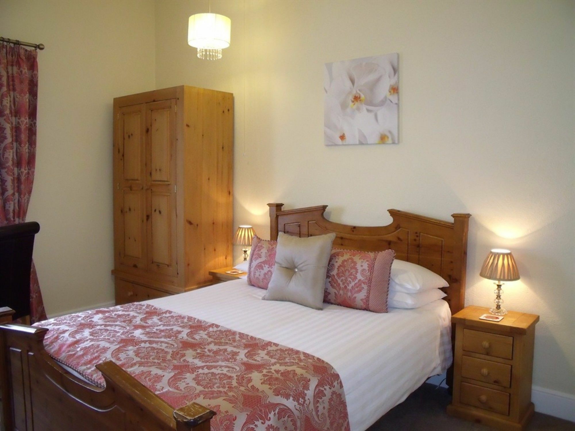 Britannia Guest house 4*