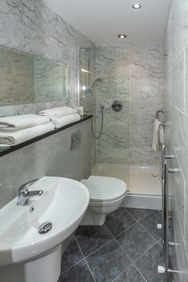 Kensington Hotel 3*