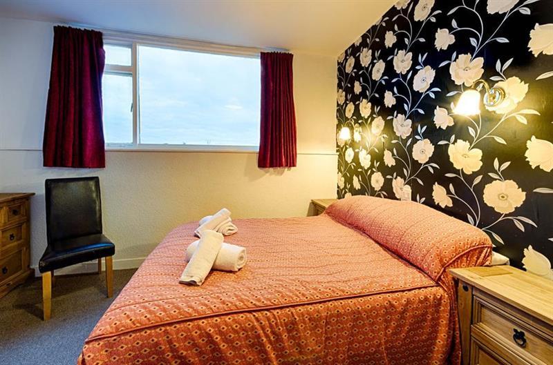 Whitehouse Hotel 3*