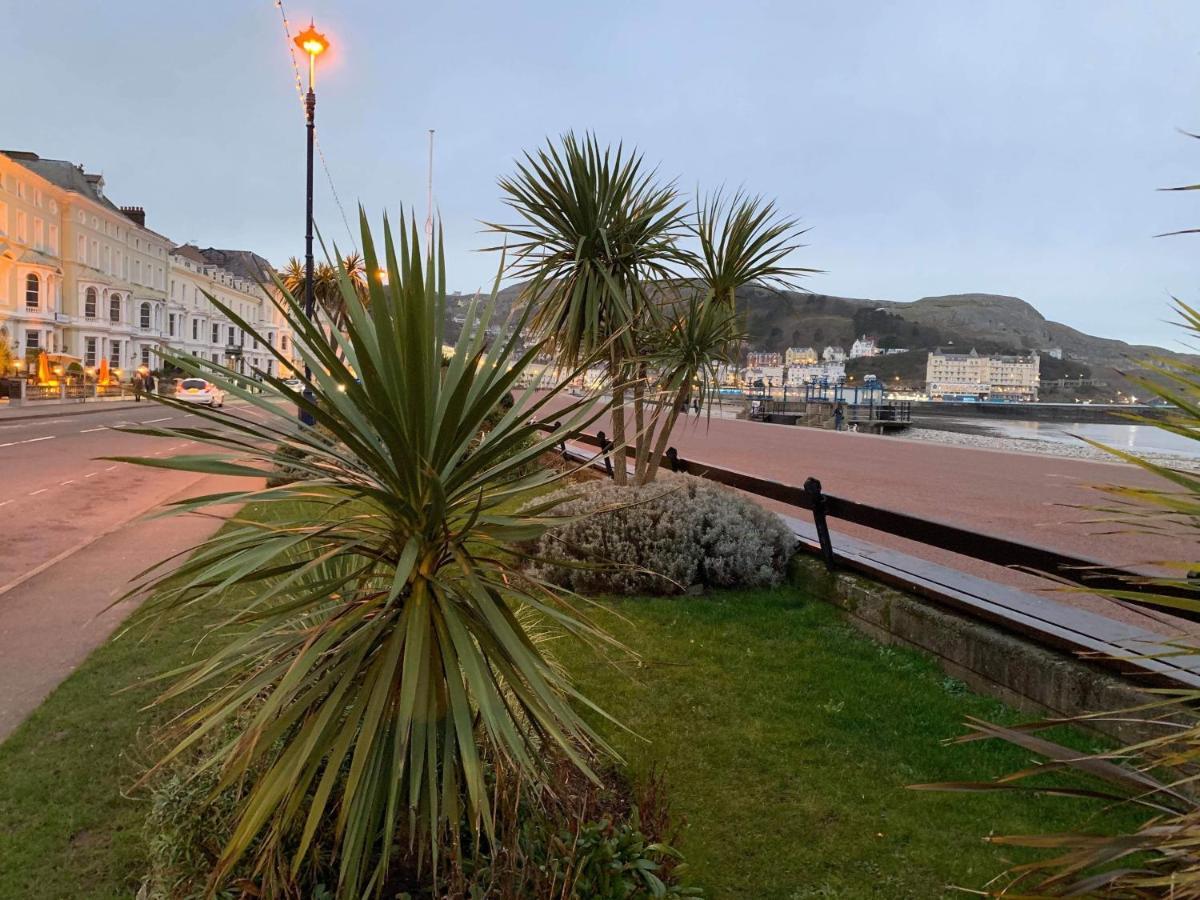 Iris Hotel Llandudno