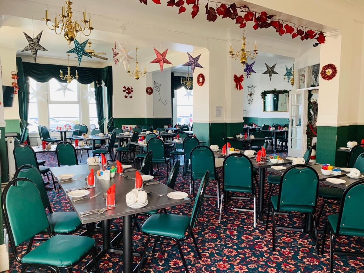 Four Oaks Hotel 4*