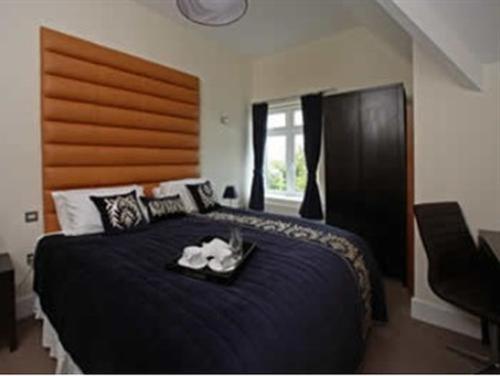 Space Boutique - With Free Private Car Park Guest house